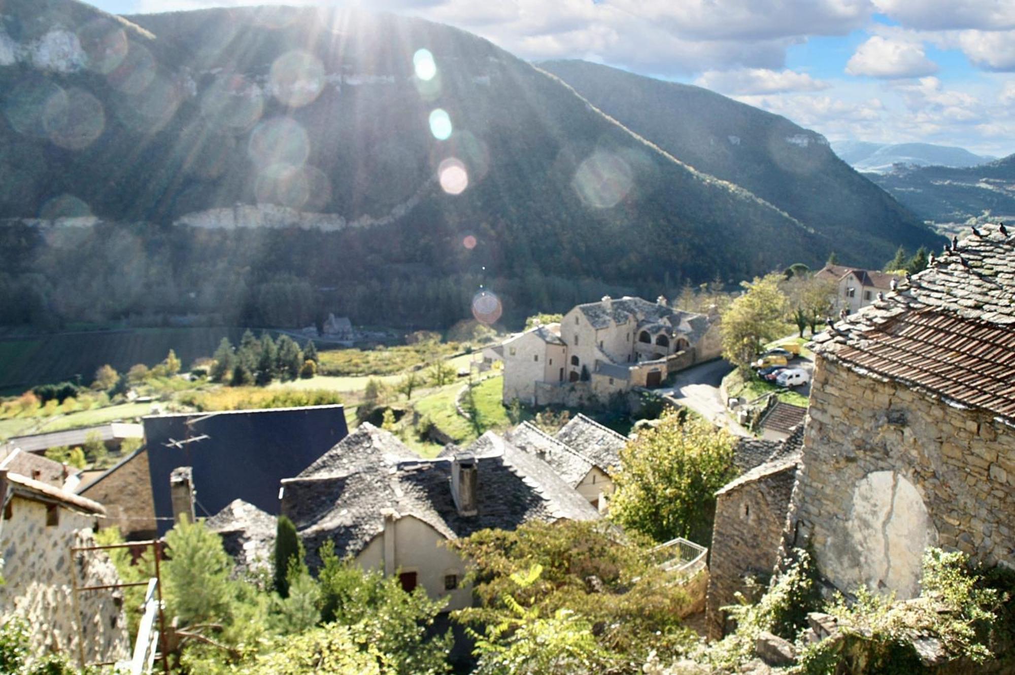 Maison Charmante Avec Vue Sur La Montagne, Mostuejoulsヴィラ エクステリア 写真